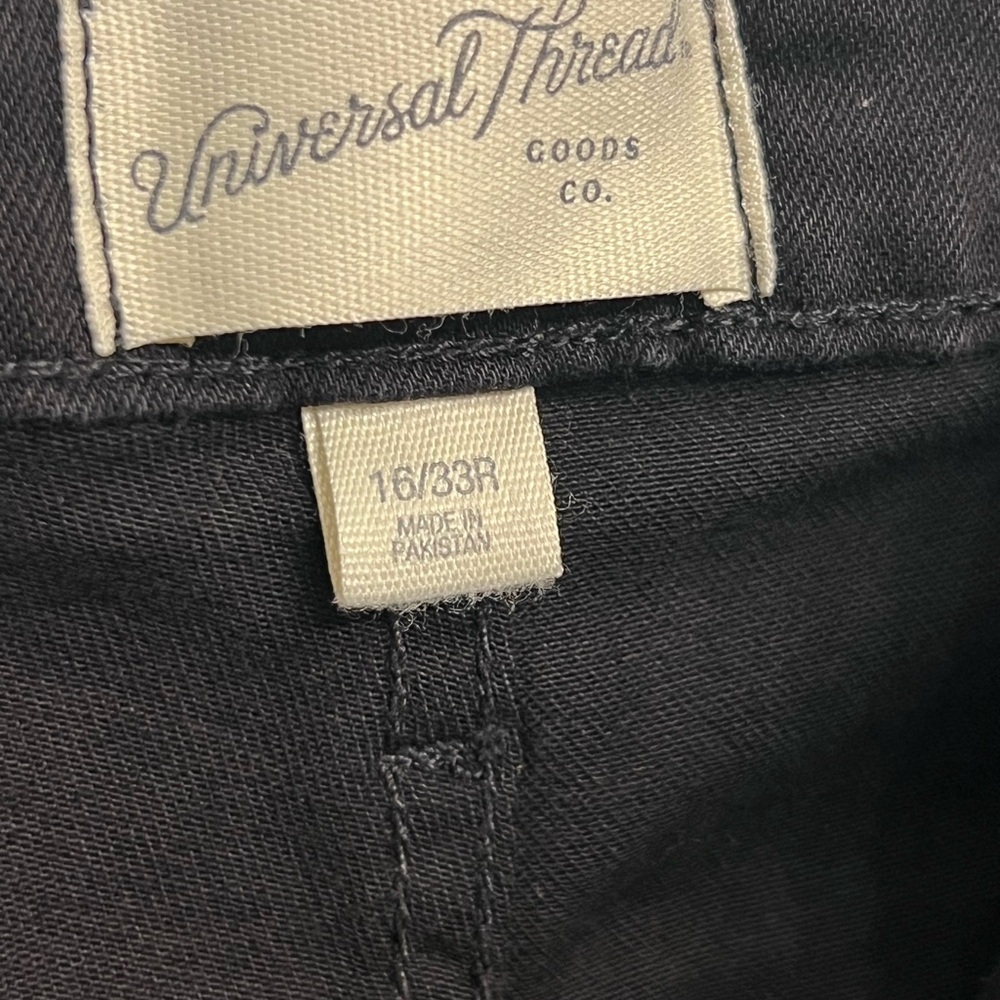 Universal Thread Black Jean Shorts - Picture 8 of 11